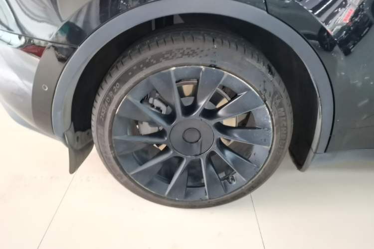 Used Tesla Model Y 2022 Revised Version Rear-Wheel Drive Right Rear Wheel Hub