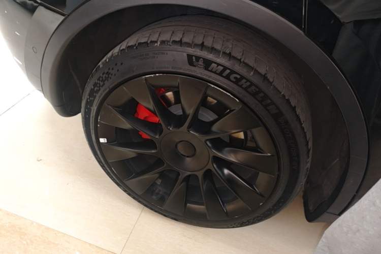 Used Tesla Model Y 2022 Revised Version Long-Range All-Wheel Drive Right Rear Wheel Hub