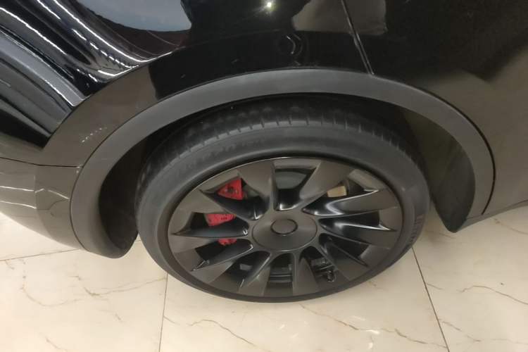 Used Tesla Model Y 2022 Rear-Wheel-Drive Version Right Rear Wheel Hub