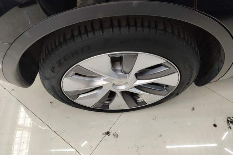 Used Tesla Model Y 2022 Revised Version Rear-Wheel Drive Right Rear Wheel Hub
