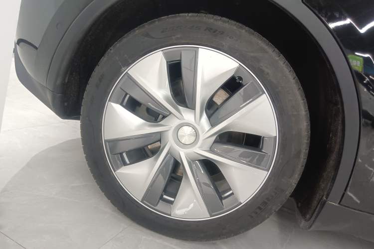 Used Tesla Model Y 2022 Revised Version Rear-Wheel Drive Right Rear Wheel Hub