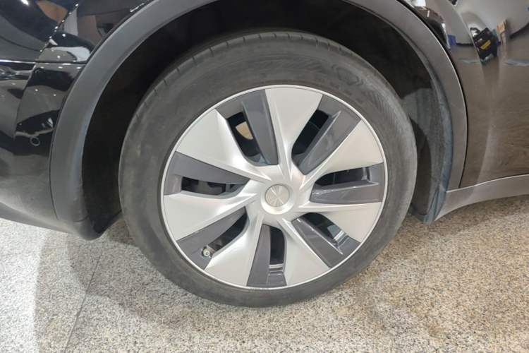 Used Tesla Model Y 2022 Revised Version Rear-Wheel Drive Right Rear Wheel Hub