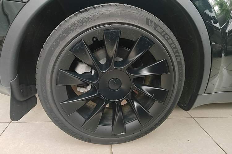 Used Tesla Model Y 2022 Revised Version Rear-Wheel Drive Right Rear Wheel Hub