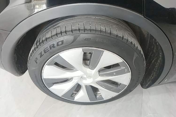 Used Tesla Model Y 2022 Revised Version Rear-Wheel Drive Right Rear Wheel Hub