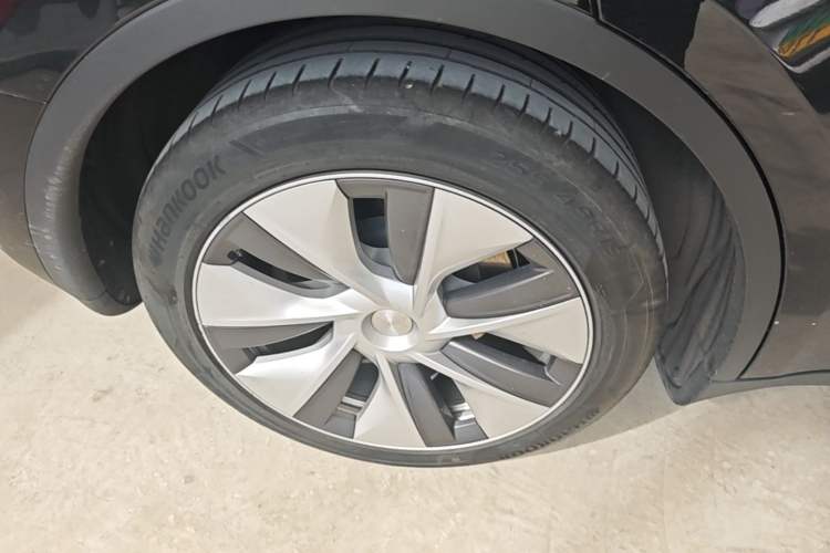 Used Tesla Model Y 2022 Rear-Wheel-Drive Version Right Rear Wheel Hub