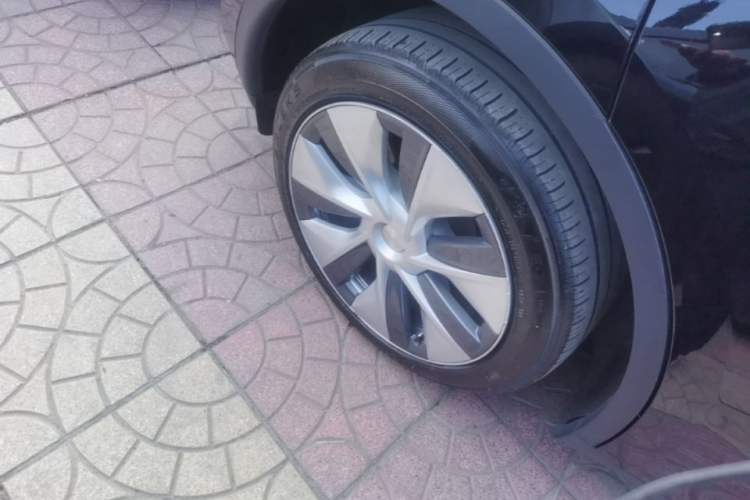 Used Tesla Model Y 2022 Revised Version Long-Range All-Wheel Drive Right Rear Wheel Hub