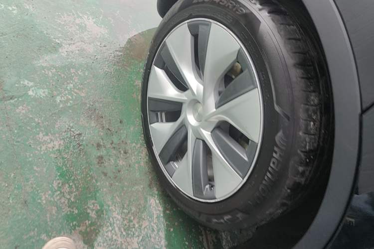 Used Tesla Model Y 2022 Revised Version Rear-Wheel Drive Right Rear Wheel Hub