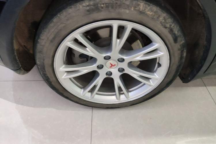 Used Tesla Model Y 2022 Revised Version Rear-Wheel Drive Right Rear Wheel Hub