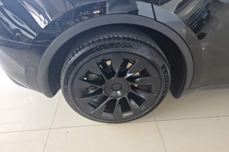 Used Tesla Model Y 2022 Revised Version Rear-Wheel Drive Right Rear Wheel Hub