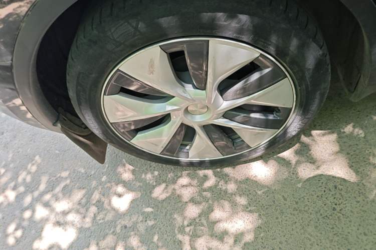 Used Tesla Model Y 2022 Revised Version Rear-Wheel Drive Right Rear Wheel Hub