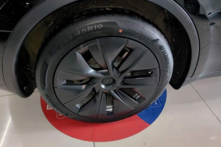 Used Tesla Model Y 2022 Revised Version Rear-Wheel Drive Right Rear Wheel Hub