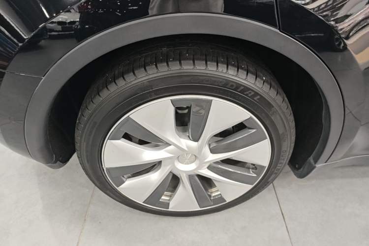 Used Tesla Model Y 2022 Revised Version Rear-Wheel Drive Right Rear Wheel Hub