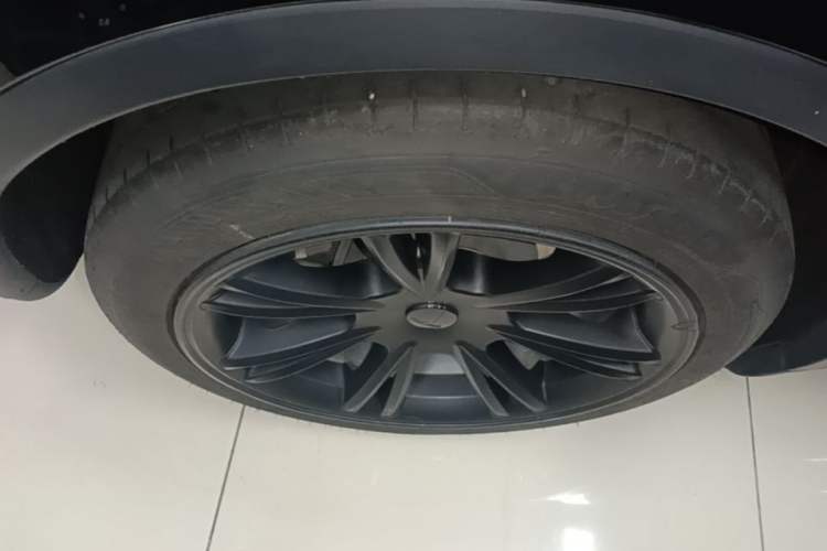 Used Tesla Model Y 2022 Rear-Wheel-Drive Version Right Rear Wheel Hub