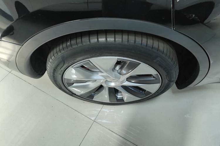 Used Tesla Model Y 2022 Revised Version Rear-Wheel Drive Right Rear Wheel Hub