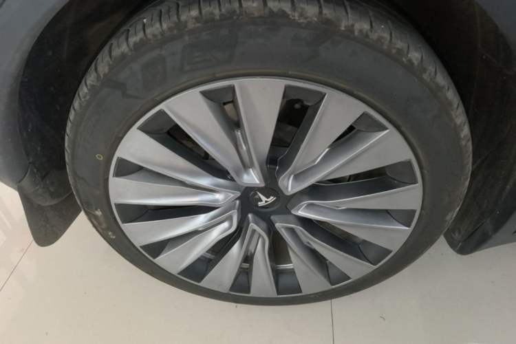 Used Tesla Model Y 2022 Revised Version Rear-Wheel Drive Right Rear Wheel Hub