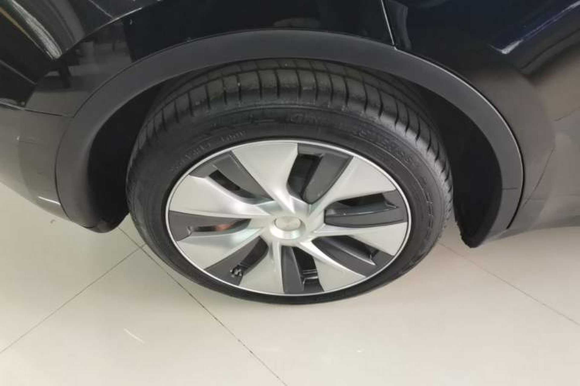 Used Tesla Model Y 2022 Revised Version Long-Range All-Wheel Drive Right Rear Wheel Hub