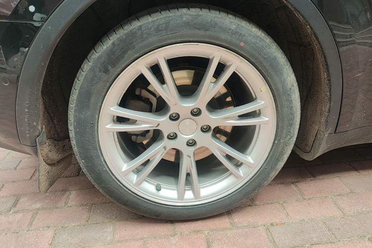 Used Tesla Model Y 2022 Revised Version Rear-Wheel Drive Right Rear Wheel Hub