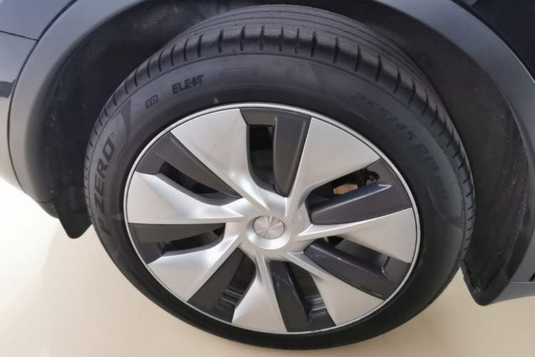 Used Tesla Model Y 2022 Revised Version Rear-Wheel Drive Right Rear Wheel Hub