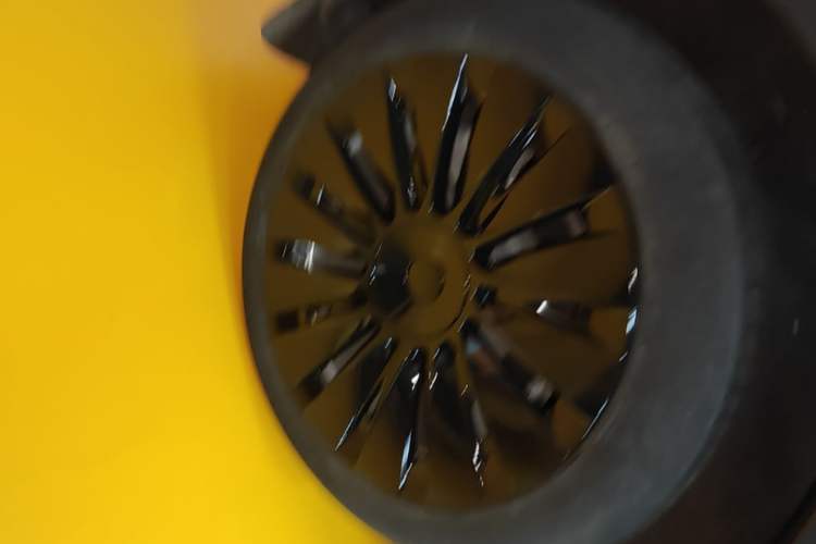 Used Tesla Model Y 2022 Revised Version Rear-Wheel Drive Right Rear Wheel Hub