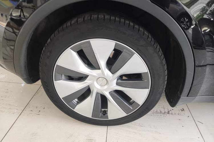 Used Tesla Model Y 2022 Rear-Wheel-Drive Version Right Rear Wheel Hub