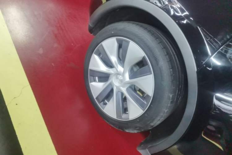 Used Tesla Model Y 2022 Rear-Wheel-Drive Version Right Rear Wheel Hub