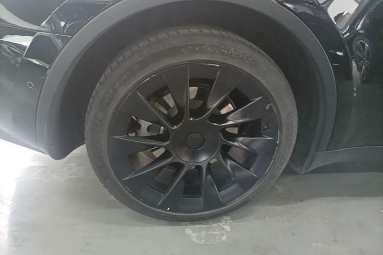 Used Tesla Model Y 2022 Revised Version Long-Range All-Wheel Drive Right Rear Wheel Hub