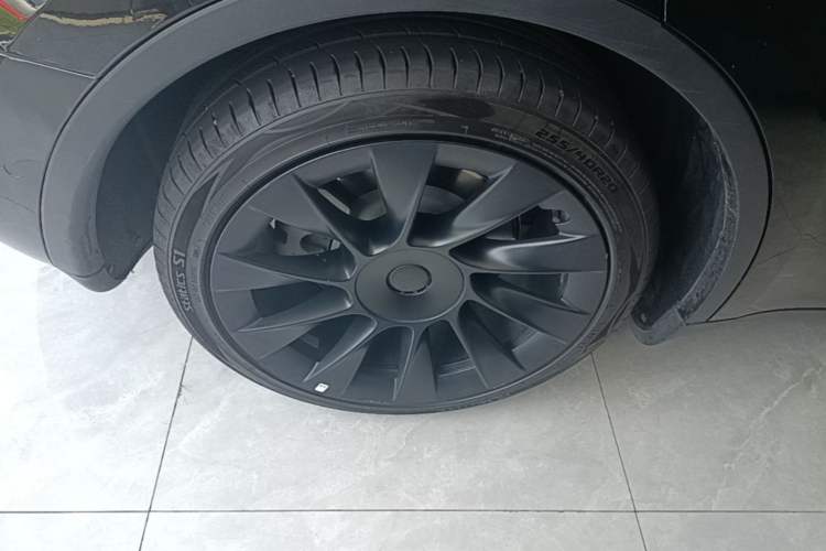 Used Tesla Model Y 2022 Rear-Wheel-Drive Version Right Rear Wheel Hub