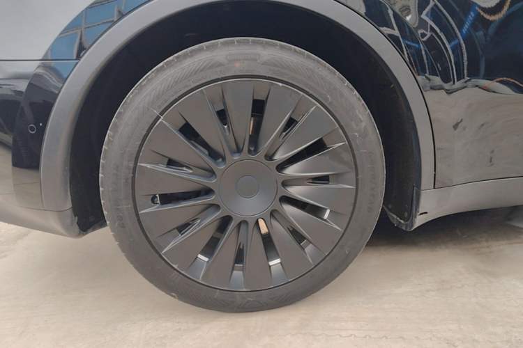 Used Tesla Model Y 2022 Revised Version Rear-Wheel Drive Right Rear Wheel Hub