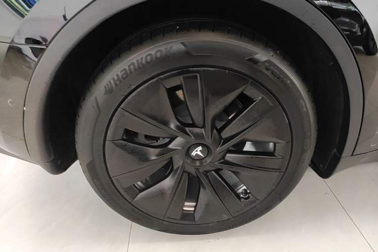 Used Tesla Model Y 2022 Revised Version Rear-Wheel Drive Right Rear Wheel Hub