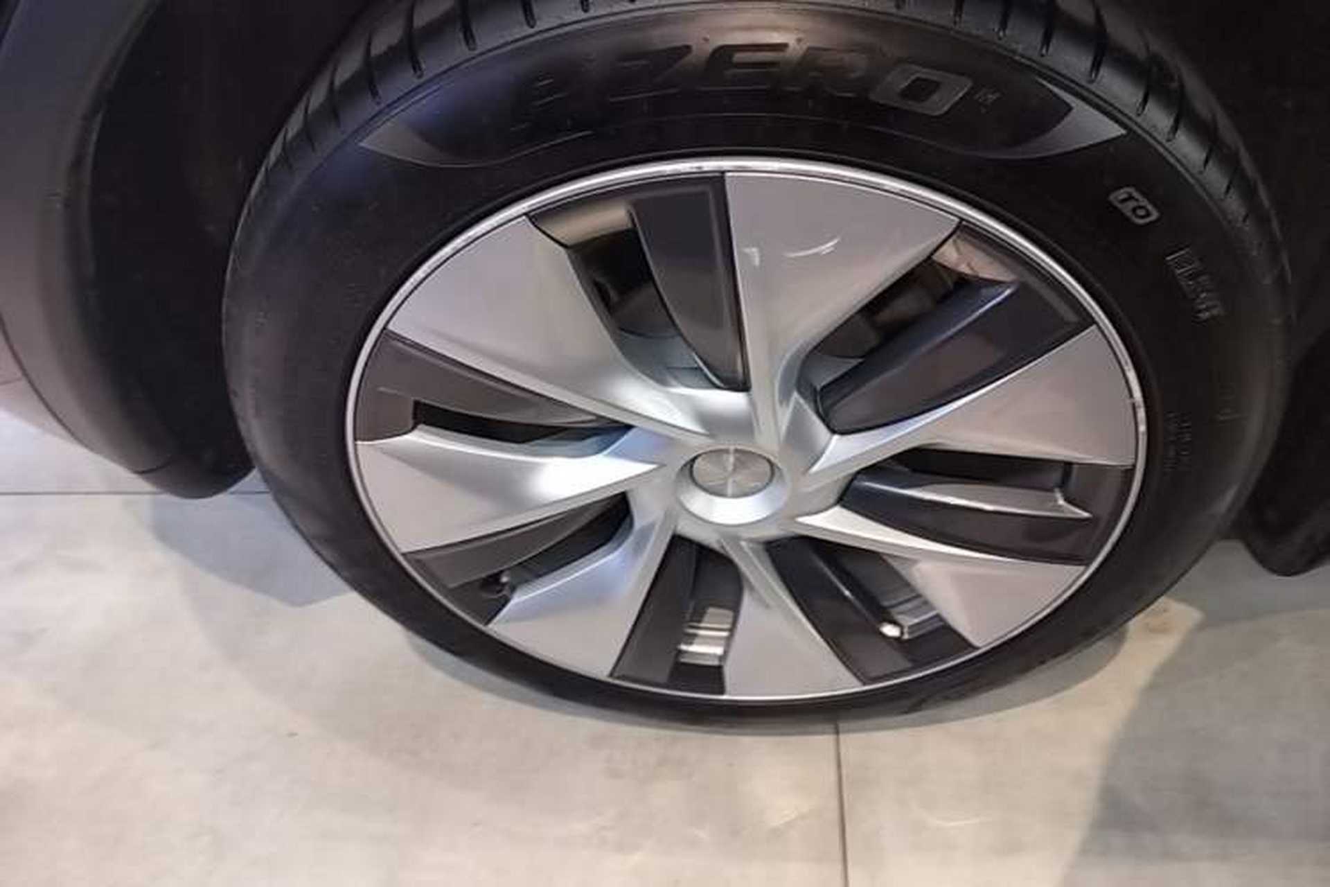Used Tesla Model Y 2022 Revised Version Rear-Wheel Drive Right Rear Wheel Hub