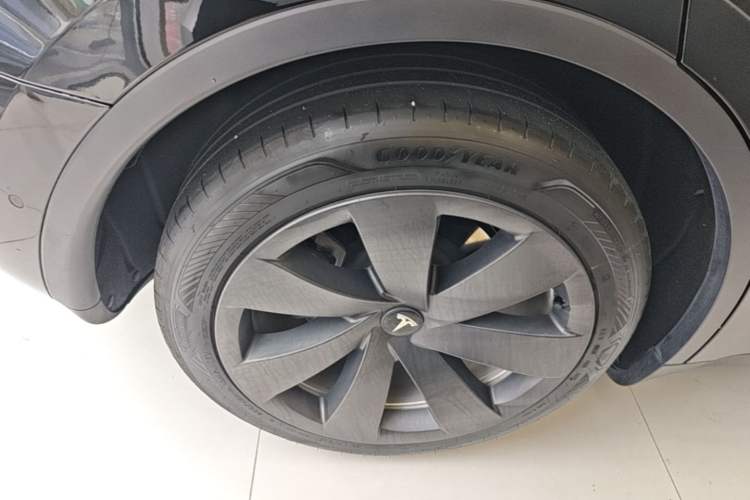 Used Tesla Model Y 2022 Revised Version Rear-Wheel Drive Right Rear Wheel Hub