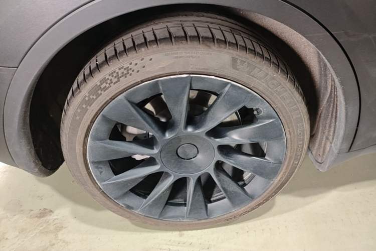 Used Tesla Model Y 2022 Revised Version Rear-Wheel Drive Right Rear Wheel Hub