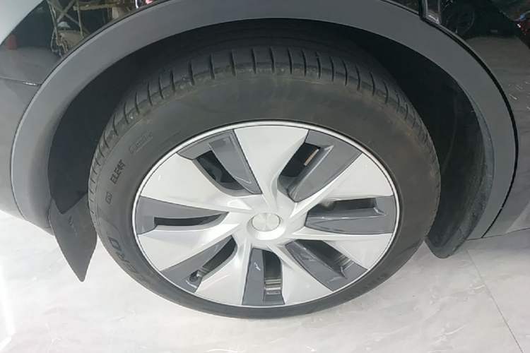 Used Tesla Model Y 2022 Revised Version Rear-Wheel Drive Right Rear Wheel Hub