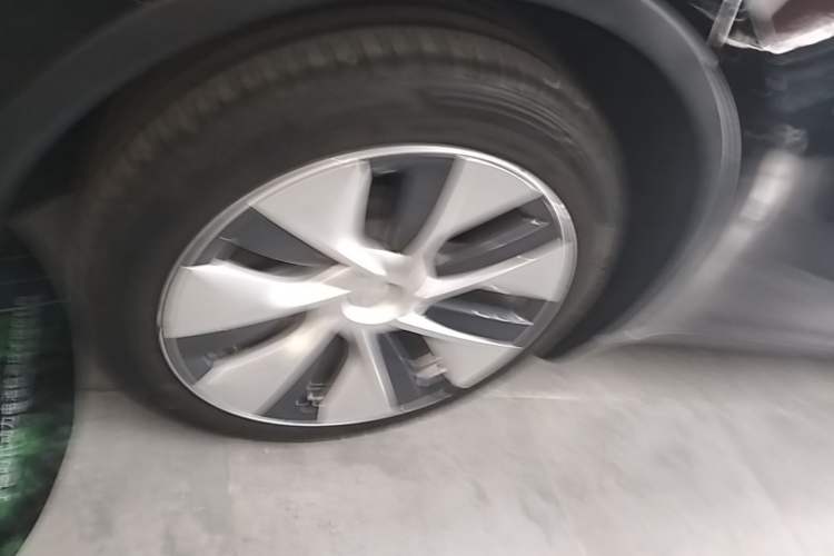 Used Tesla Model Y 2022 Revised Version Rear-Wheel Drive Right Rear Wheel Hub