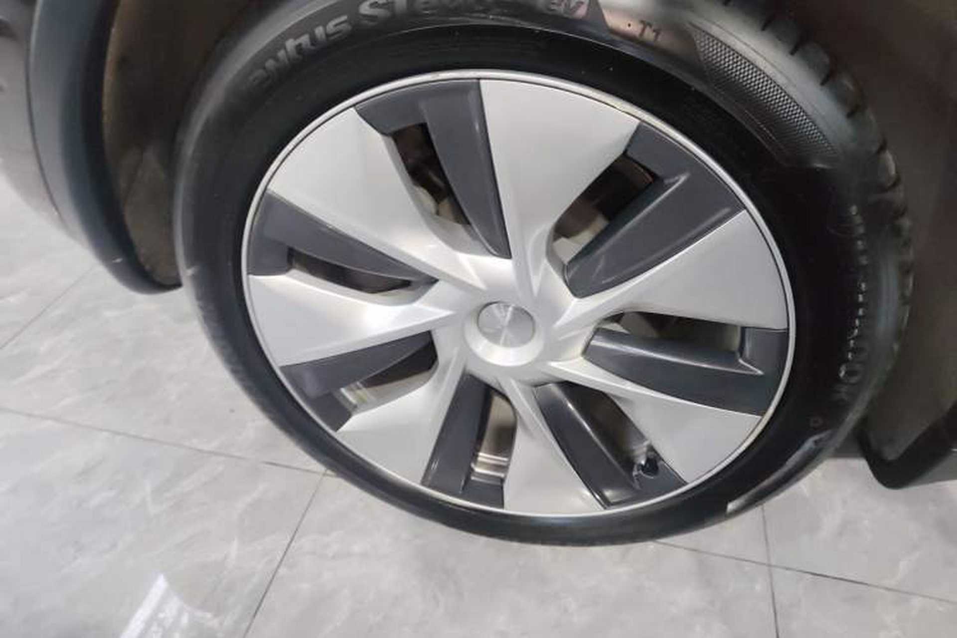 Used Tesla Model Y 2022 Revised Version Rear-Wheel Drive Right Rear Wheel Hub