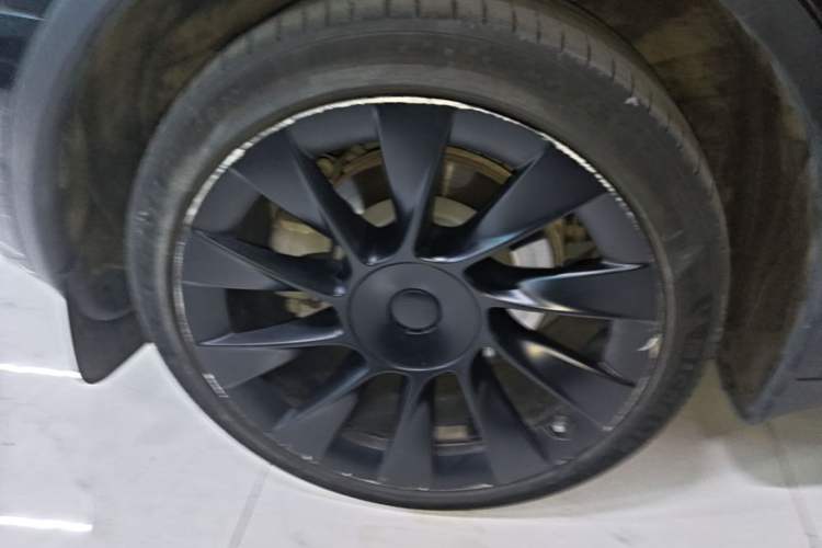 Used Tesla Model Y 2022 Revised Version Long-Range All-Wheel Drive Right Rear Wheel Hub