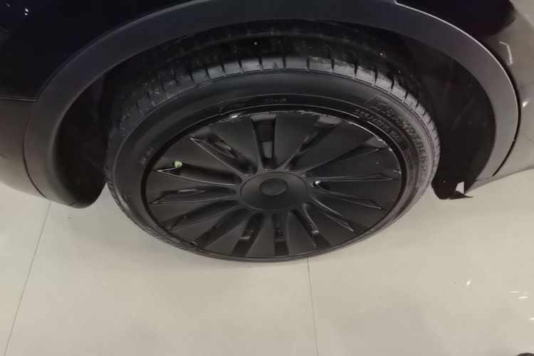 Used Tesla Model Y 2022 Revised Version Long-Range All-Wheel Drive Right Rear Wheel Hub