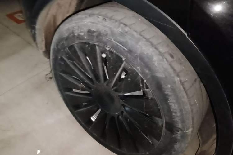 Used Tesla Model Y 2022 Rear-Wheel-Drive Version Right Rear Wheel Hub