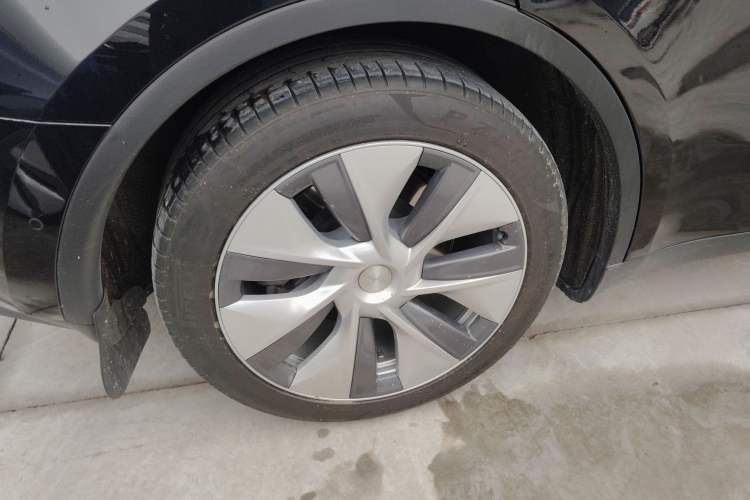 Used Tesla Model Y 2022 Revised Version Rear-Wheel Drive Right Rear Wheel Hub