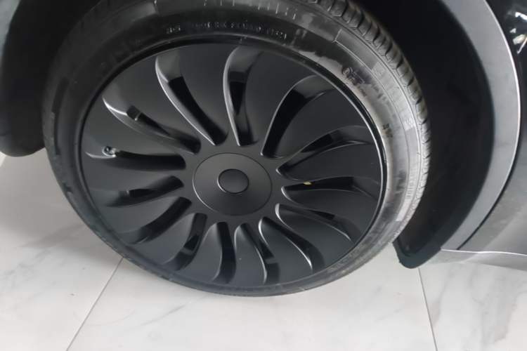 Used Tesla Model Y 2022 Revised Version Rear-Wheel Drive Right Rear Wheel Hub