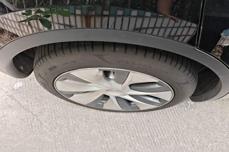 Used Tesla Model Y 2022 Revised Version Rear-Wheel Drive Right Rear Wheel Hub