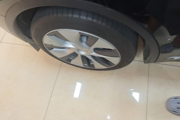 Used Tesla Model Y 2022 Rear-Wheel-Drive Version Right Rear Wheel Hub