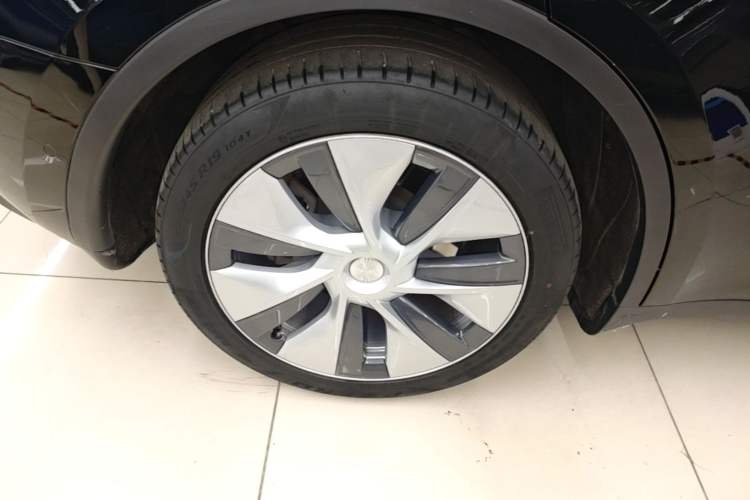 Used Tesla Model Y 2022 Revised Version Rear-Wheel Drive Right Rear Wheel Hub