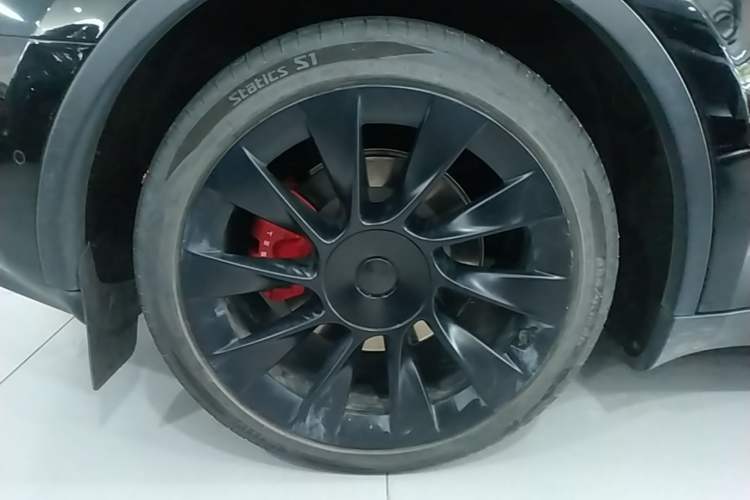 Used Tesla Model Y 2022 Rear-Wheel-Drive Version Right Rear Wheel Hub