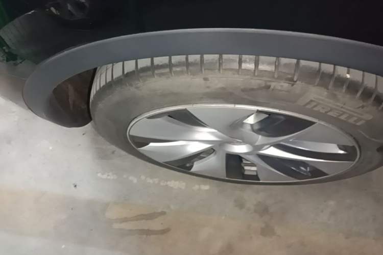 Used Tesla Model Y 2022 Rear-Wheel-Drive Version Right Rear Wheel Hub