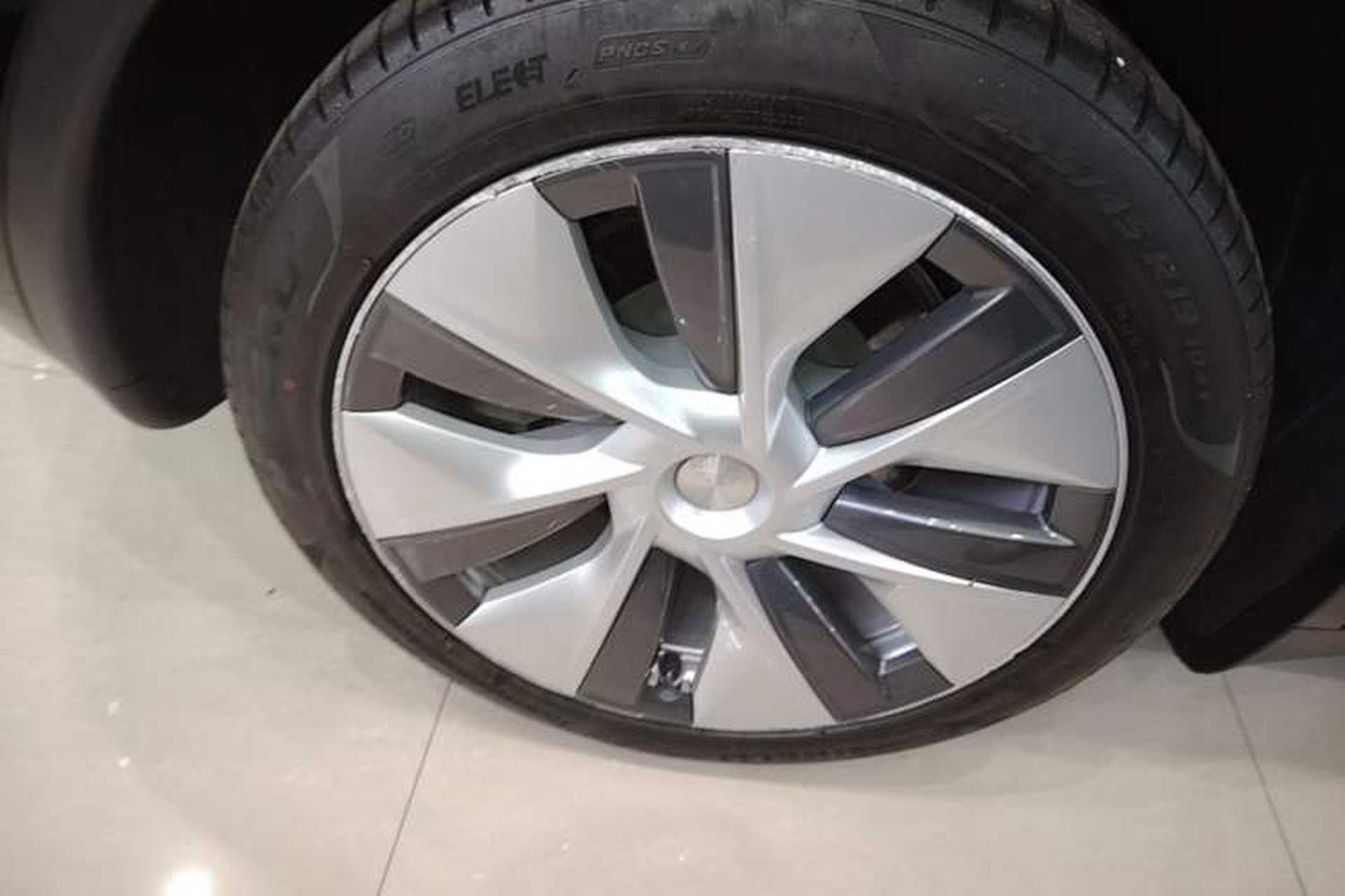 Used Tesla Model Y 2022 Revised Version Rear-Wheel Drive Right Rear Wheel Hub