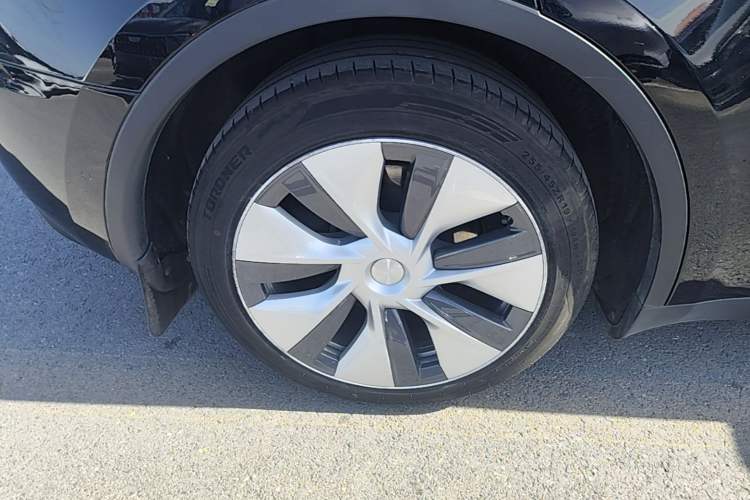 Used Tesla Model Y 2022 Rear-Wheel-Drive Version Right Rear Wheel Hub