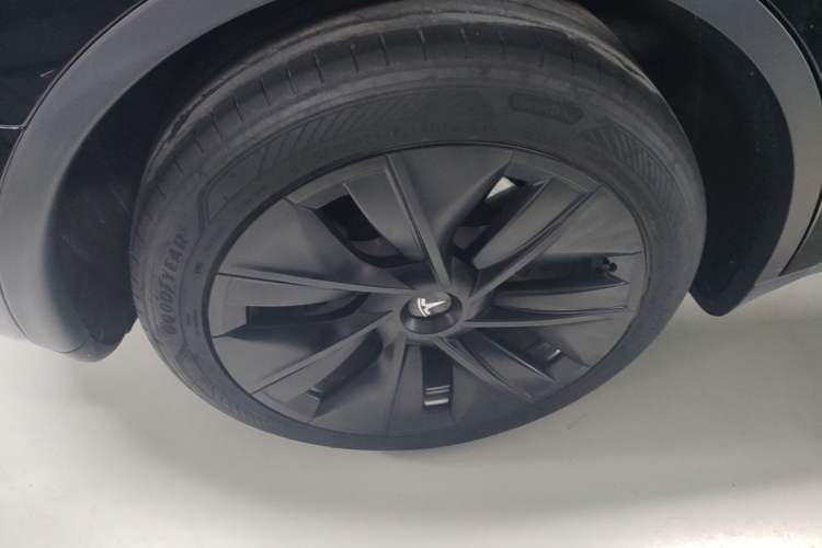 Used Tesla Model Y 2022 Revised Version Rear-Wheel Drive Right Rear Wheel Hub