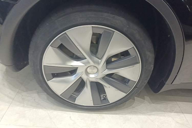 Used Tesla Model Y 2022 Revised Version Rear-Wheel Drive Right Rear Wheel Hub