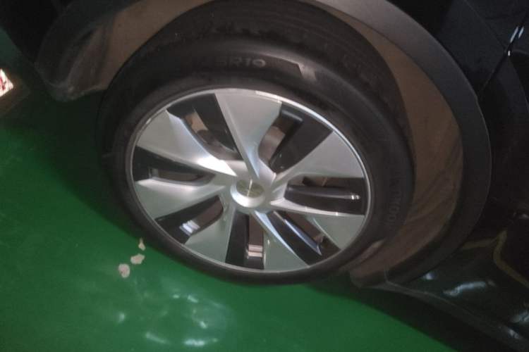 Used Tesla Model Y 2022 Rear-Wheel-Drive Version Right Rear Wheel Hub
